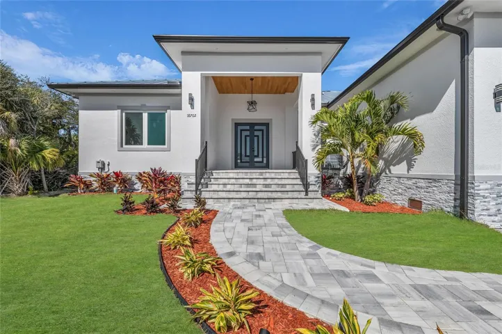 18702 Arapahoe Circle, Port Charlotte, FL 33948 – Single-Family Home