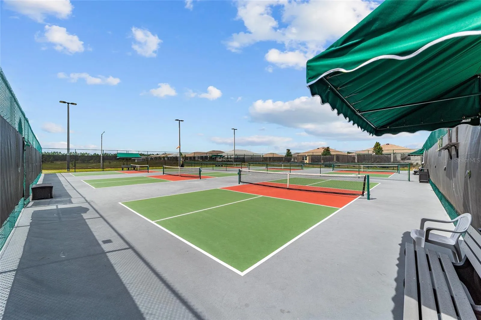 Tennis/ pickleballs