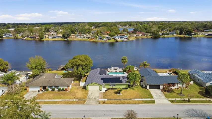 20-acre lake Winsor Own this home-Tour Now