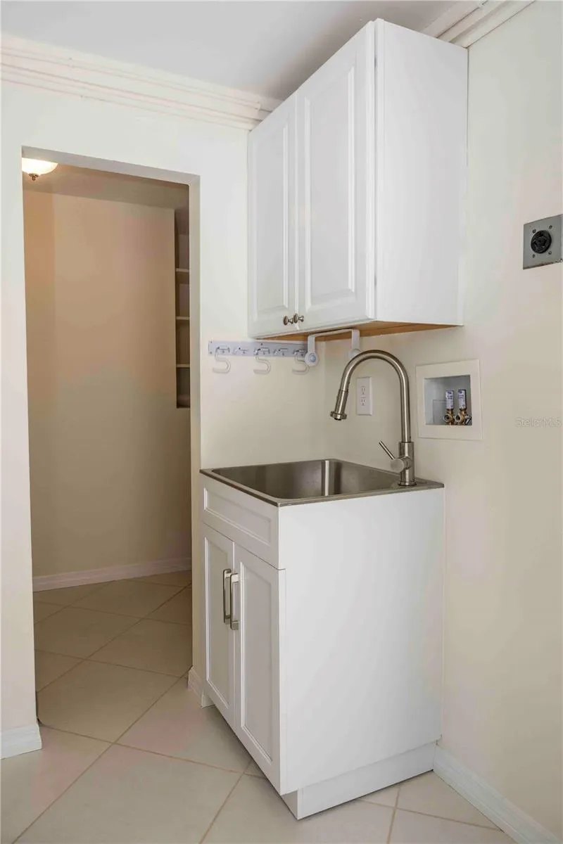Laundry Rm