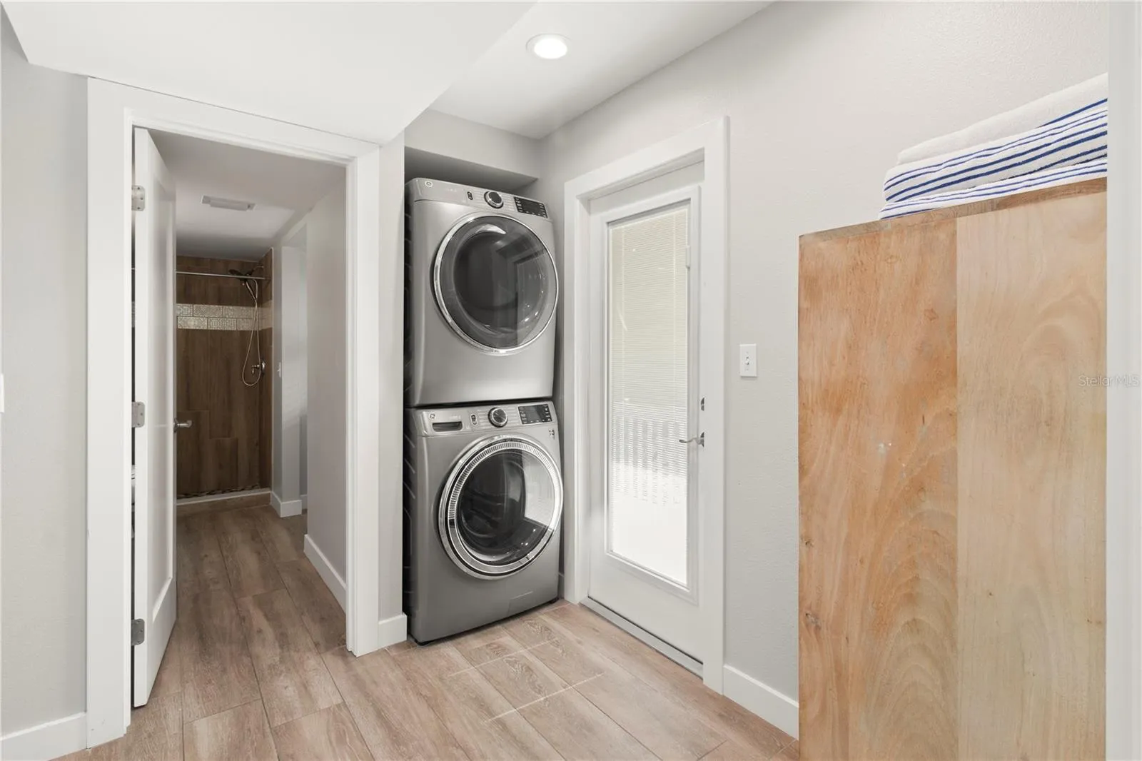 WASHER &amp; DRYER INSIDE HALLWAY