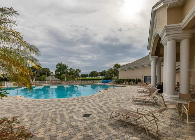 Citrus Hills outside pool