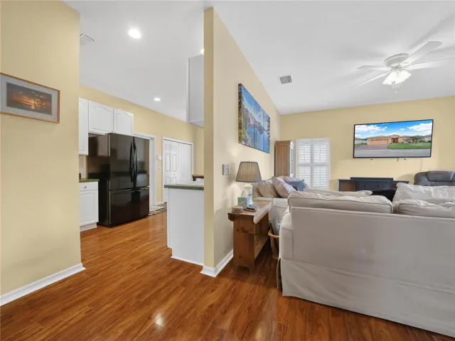 LR with Laminate Flooring