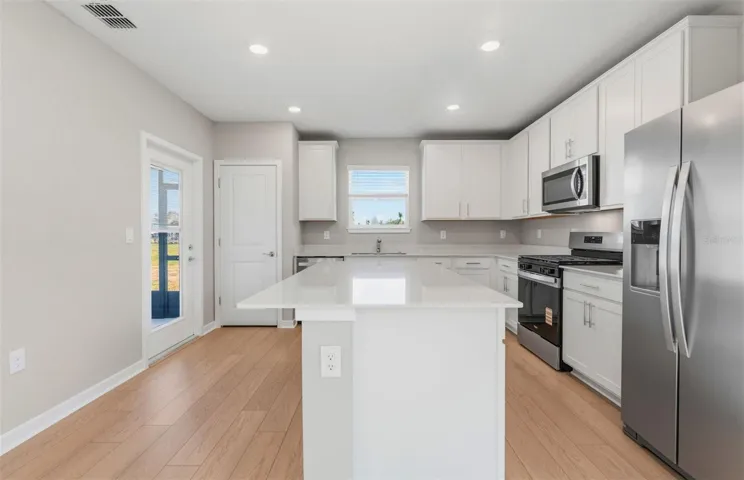 Abundance of Counter Space and Storage