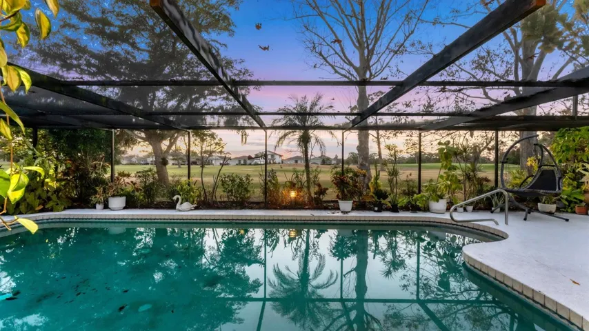 screened pool