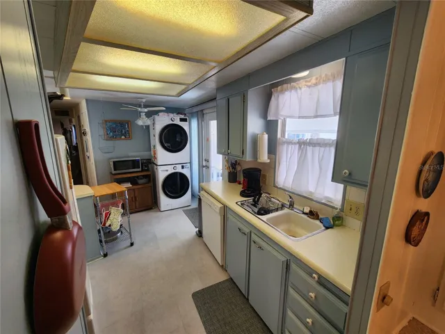 Washer/Dryer in Kitchen