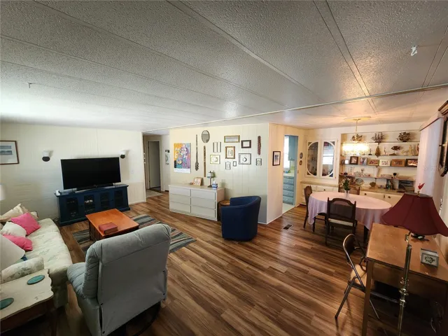 Living Room/Dining Room