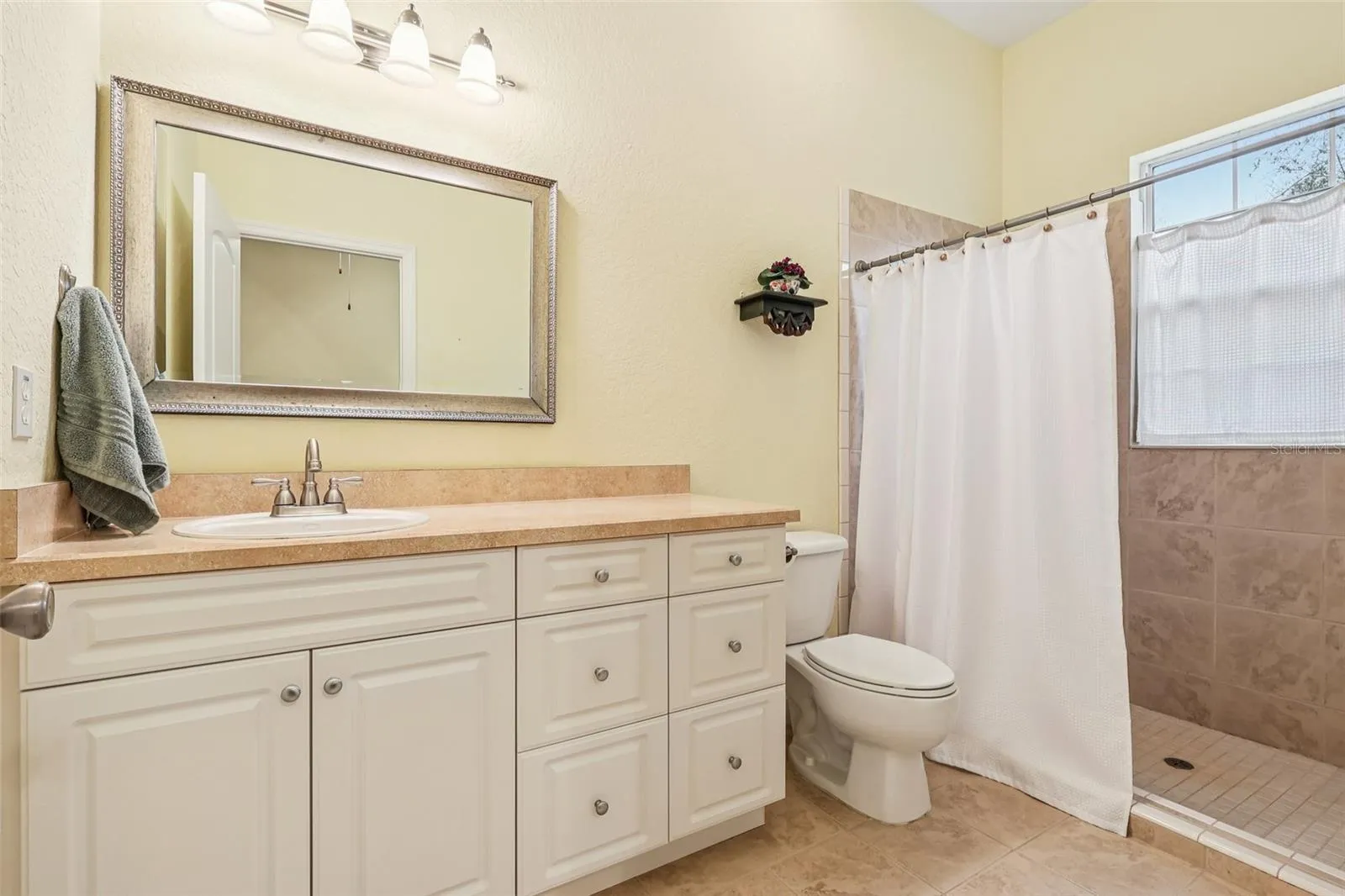 Ensuite Bathroom for Bedroom 2