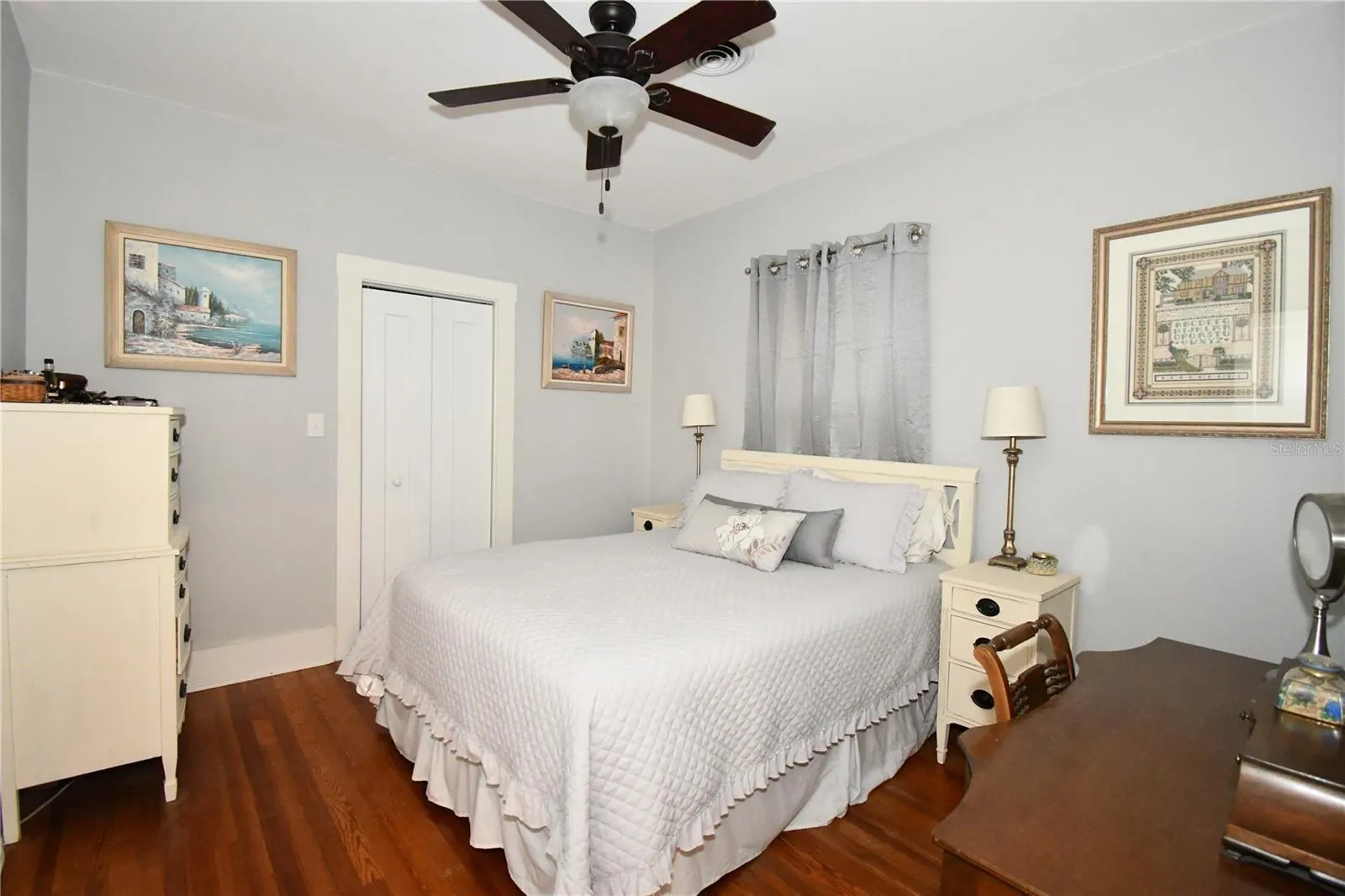 Master Bedroom - Walk in Closet