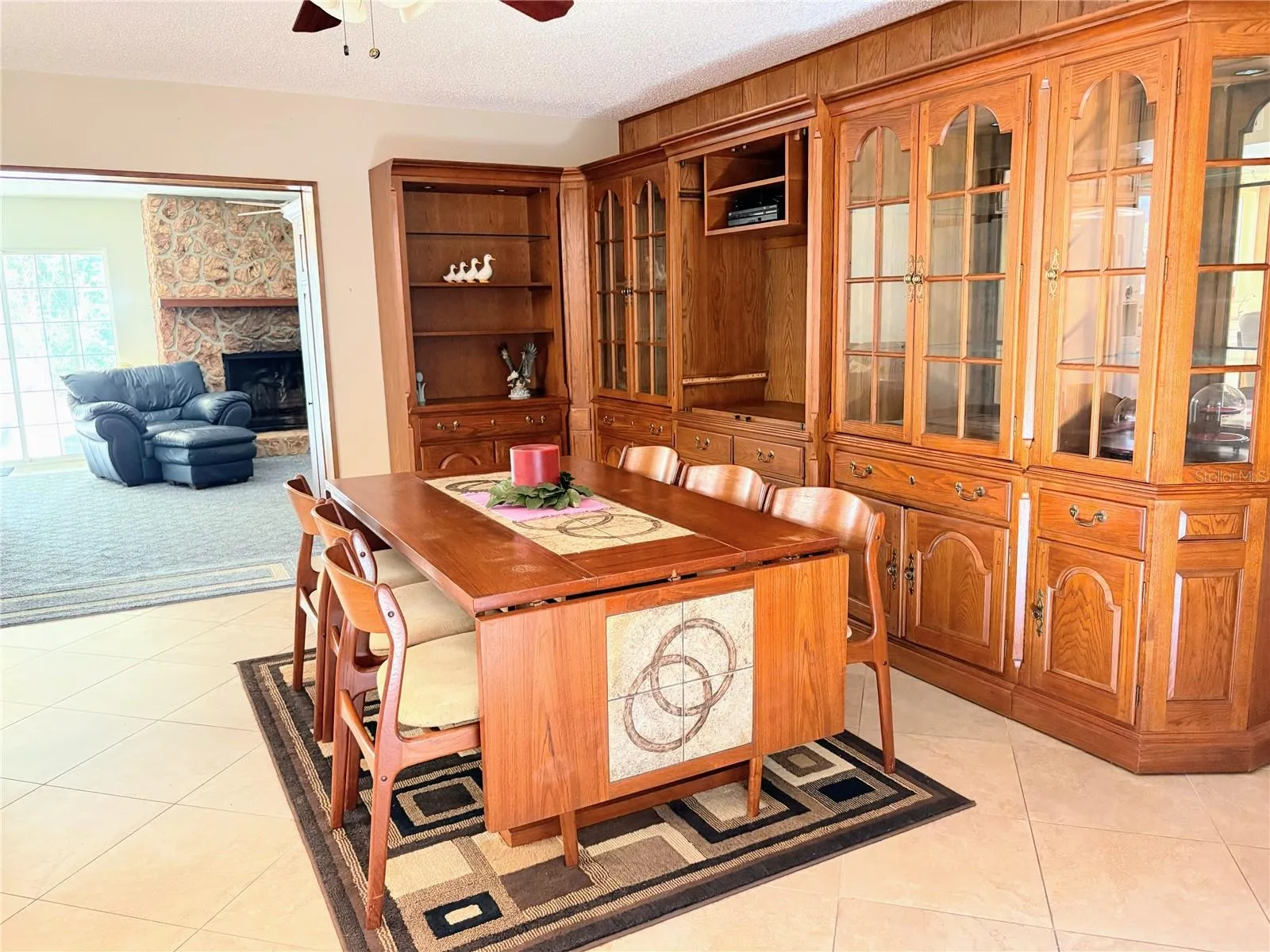 Breakfast nook