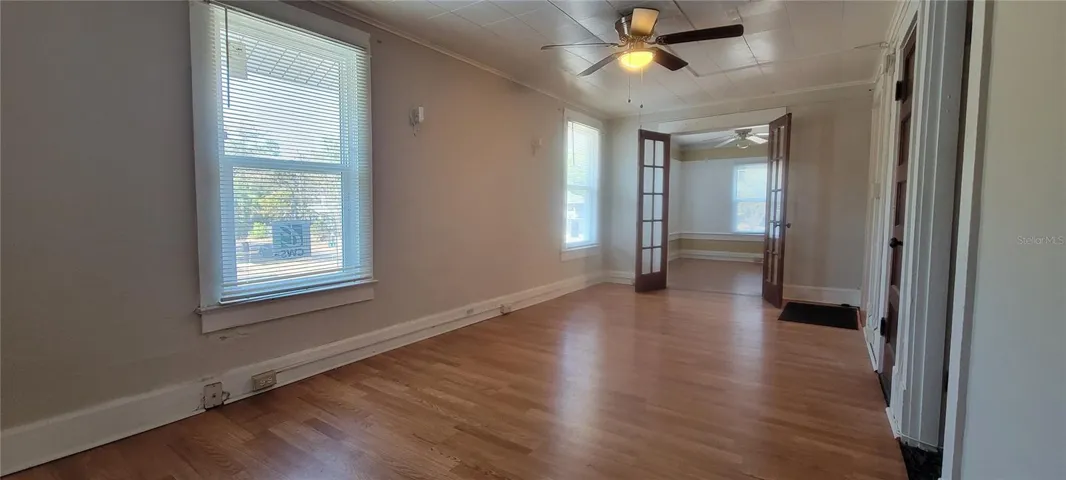 1840 Upstairs 3/1