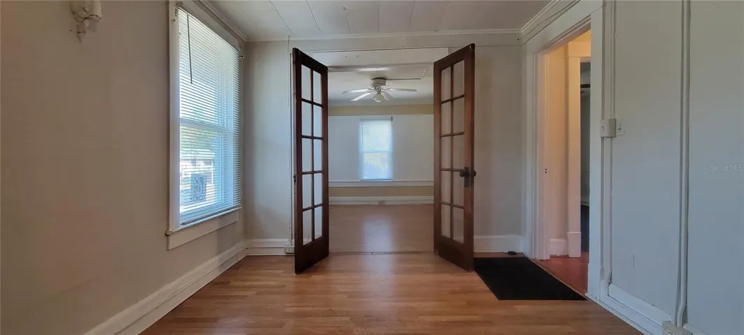 1840 Upstairs 3/1