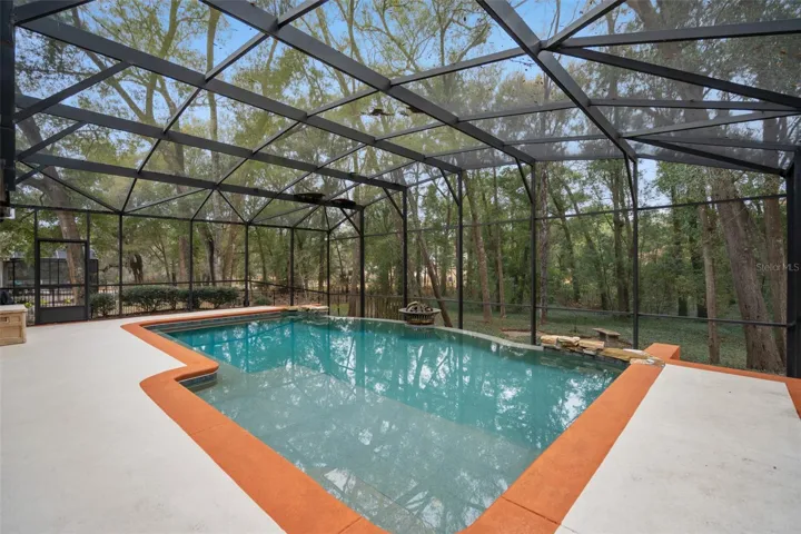 The Infinity Edge Pool offers a Sun Shelf, Stairs and a Sitting Ledge
