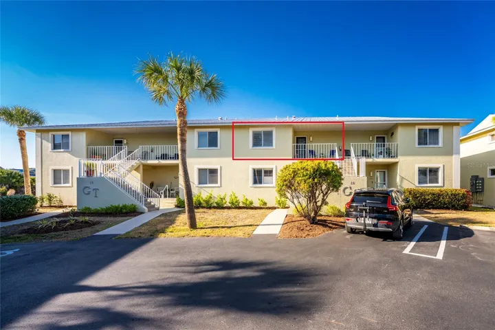 FULLY FURNISHED TURNKEY 2 BEDROOM/2 BATH CONDO IN GOLDEN TEE!