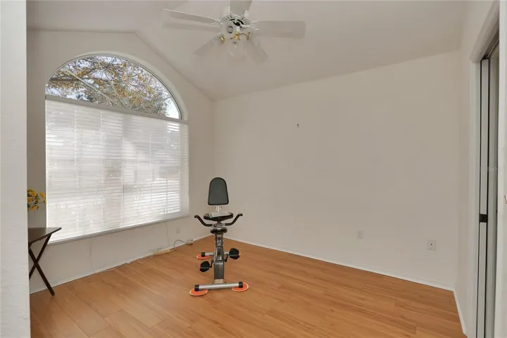 SEPARATE DINING ROOM