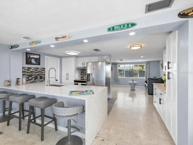 So much room and so much natural light!!