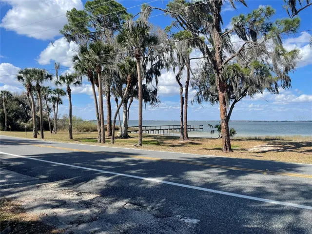 Lake Reedy at entrance to the community