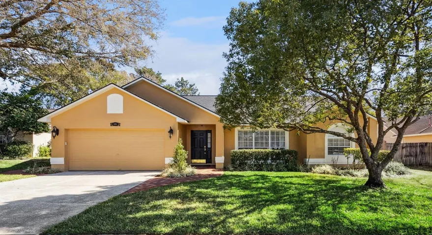 Welcome to 1251 Twin Rivers Blvd. Oviedo