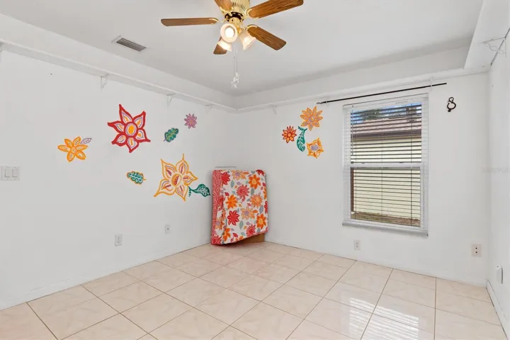 3rd bedroom WALL PAINTED WHITE
