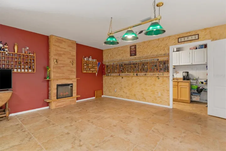 Bonus with entry to storage room