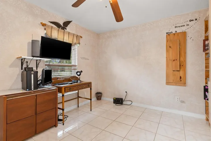 2nd bedroom