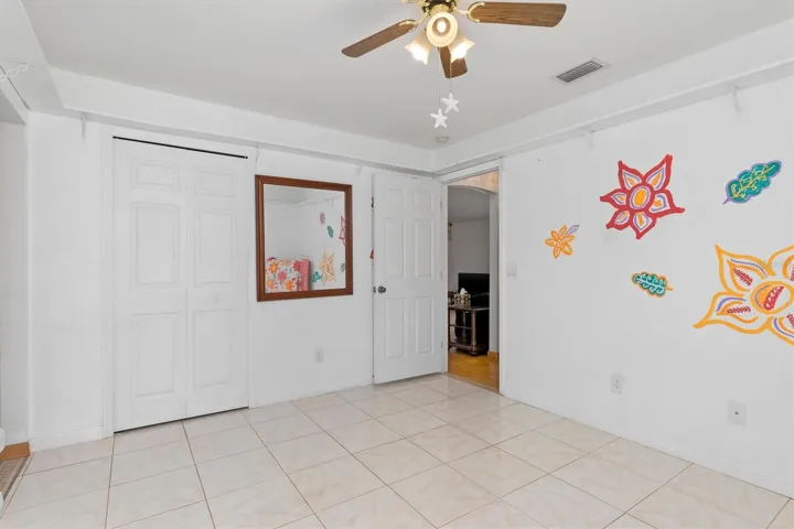 3rd bedroom, NO MORE FLOWERS PAINTED OVER