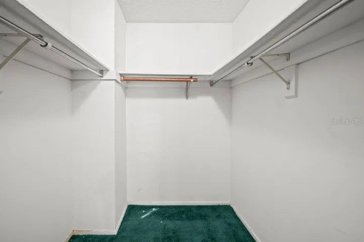 Mater  Walk-in Closet