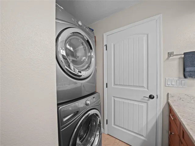 Washer and Dryer in 2nd Bathroom