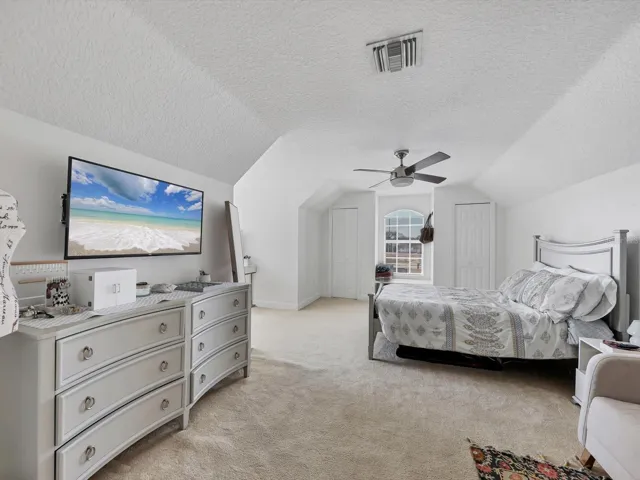 4th Bedroom/ Bonus Room