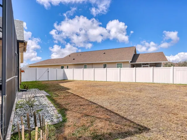 Large side yard