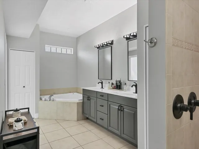 En-suite Bathroom
