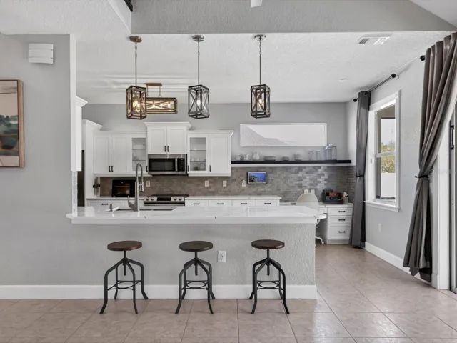 Open Kitchen with Large Island