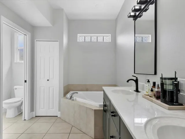 Linen closet, Separate Toilet room with Window