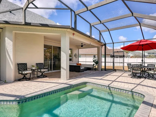 Large covered Veranoda on Lanai