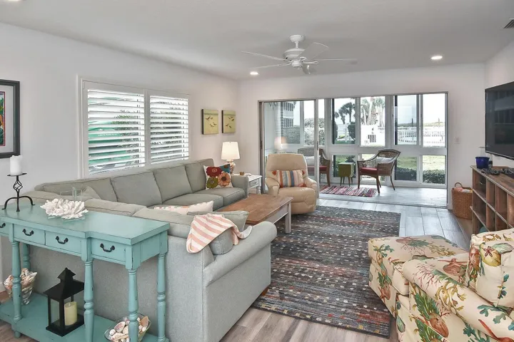 Living/Dining area