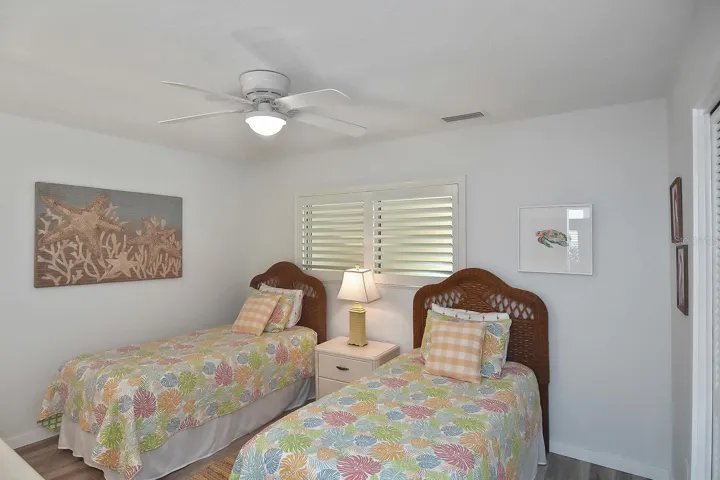 Secondary bedroom