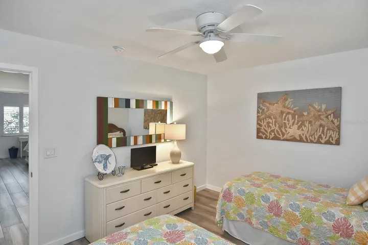 Secondary bedroom