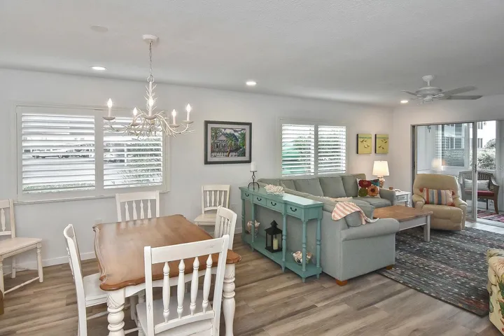 Living/Dining area