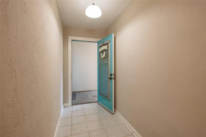 foyer coming in from front door