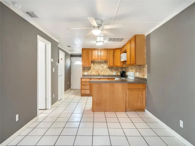 Dining area or additional living space