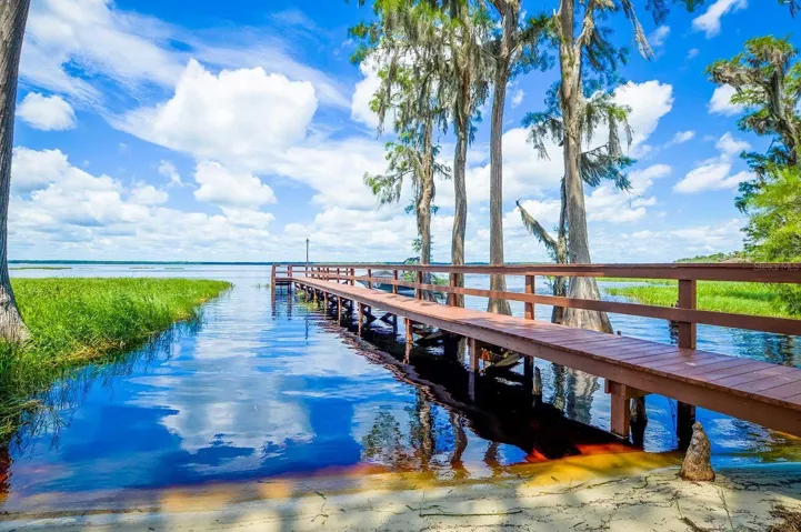 Lake Louisa access for the community