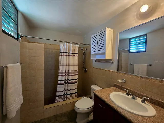 Primary bedroom´s bathroom