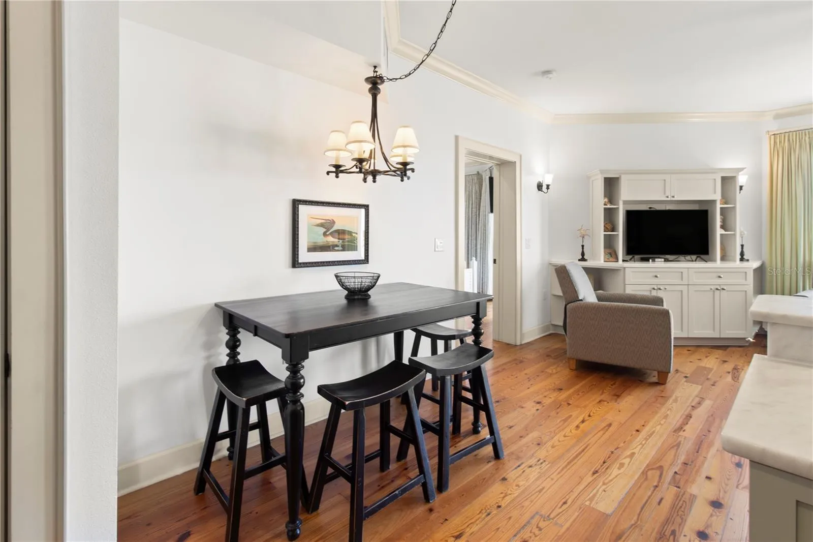 KITCHEN DINING AREA