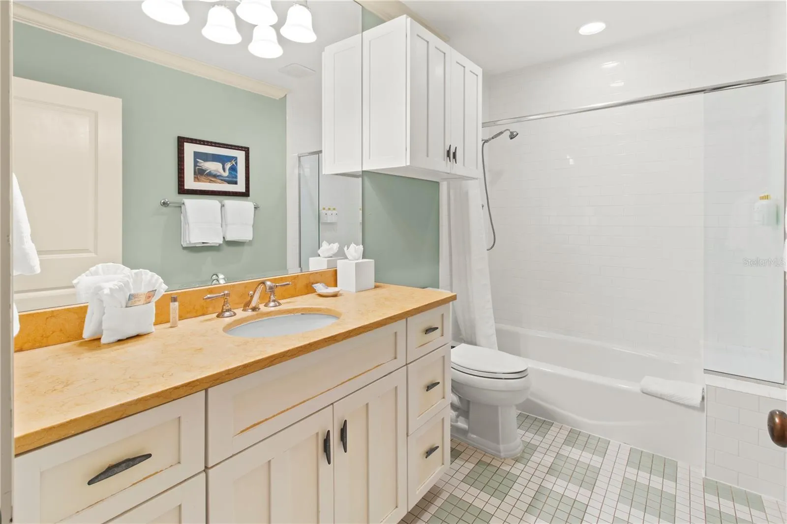 GUEST BEDROOM ENSUITE BATHROOM