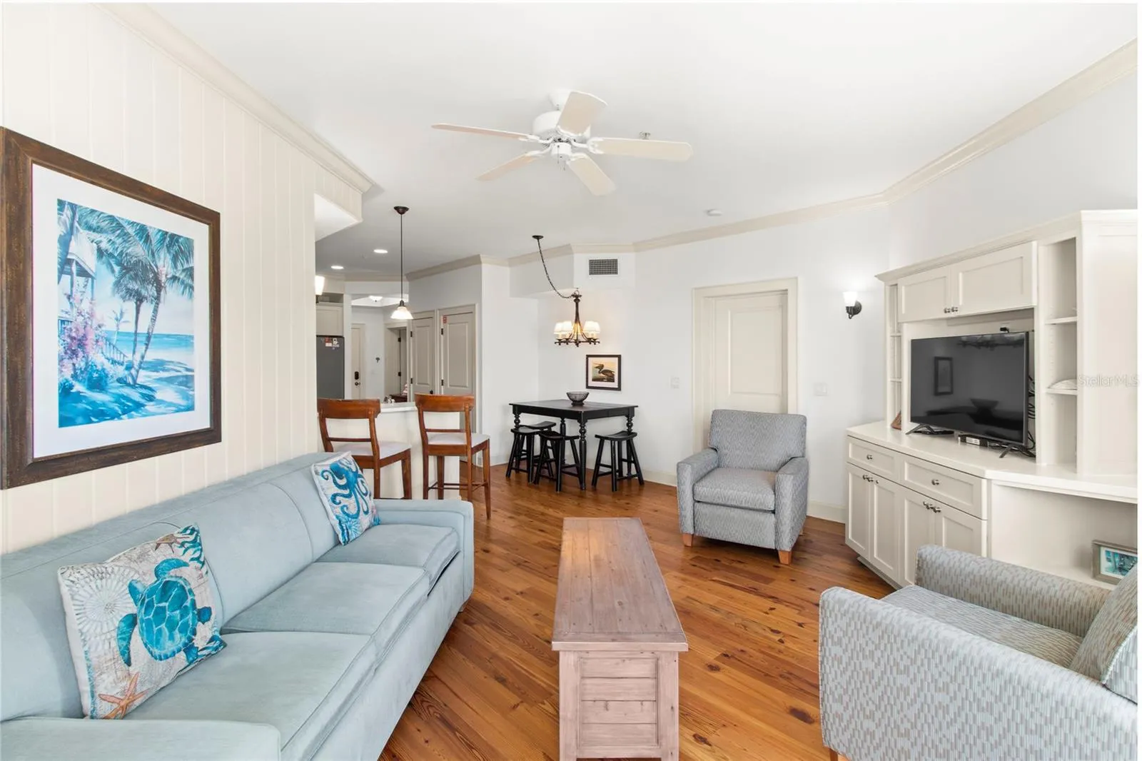 LIVINGROOM