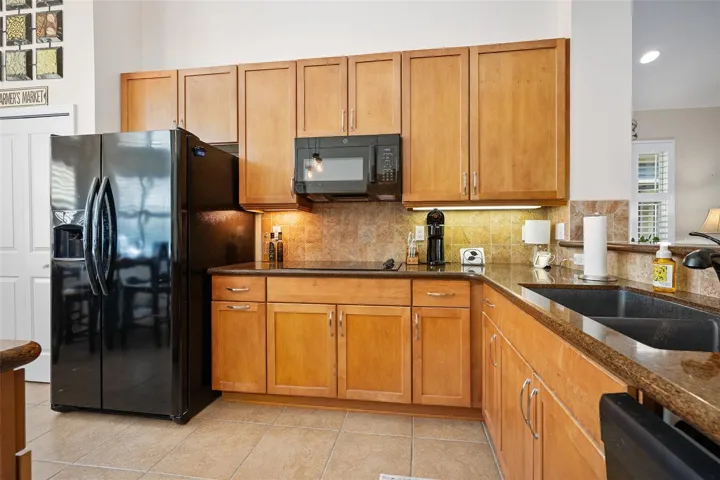 Under-the-cabinet lighting