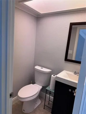 Downstairs 1/2 bath
