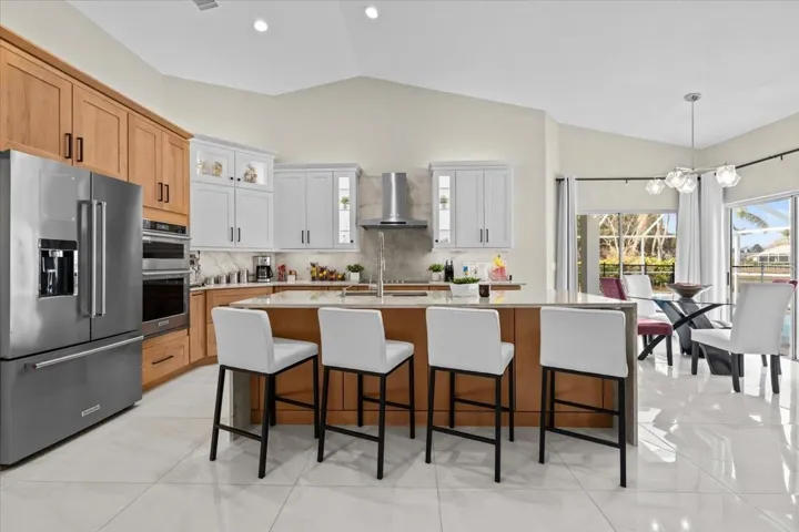 Kitchen Breakfast Bar