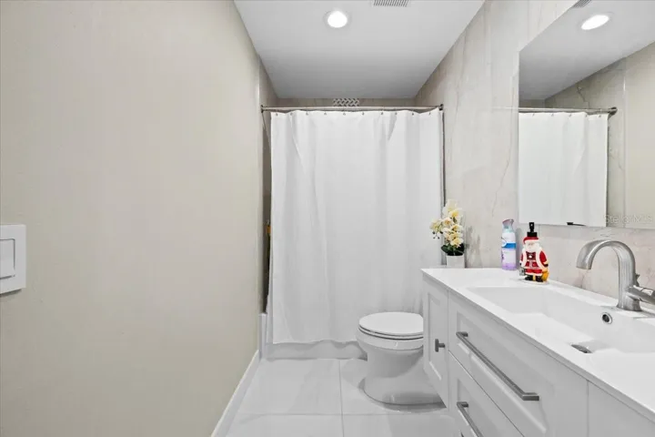 Pool Bathroom 3