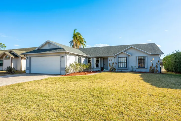 Welcome to Oak Hollow in Kissimmee – where you can enjoy the freedom of NO HOA, a PRIVATE POOL, and a location that keeps you close to everything Central Florida has to offer!
